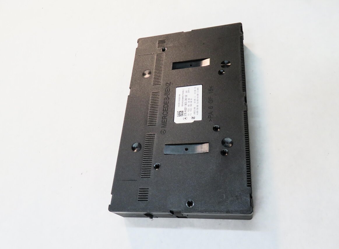 Thumbnail 3: 2012 MERCEDES S550 (W221) REAR SIGNAL ACQUISITION CONTROL MODULE SAM
