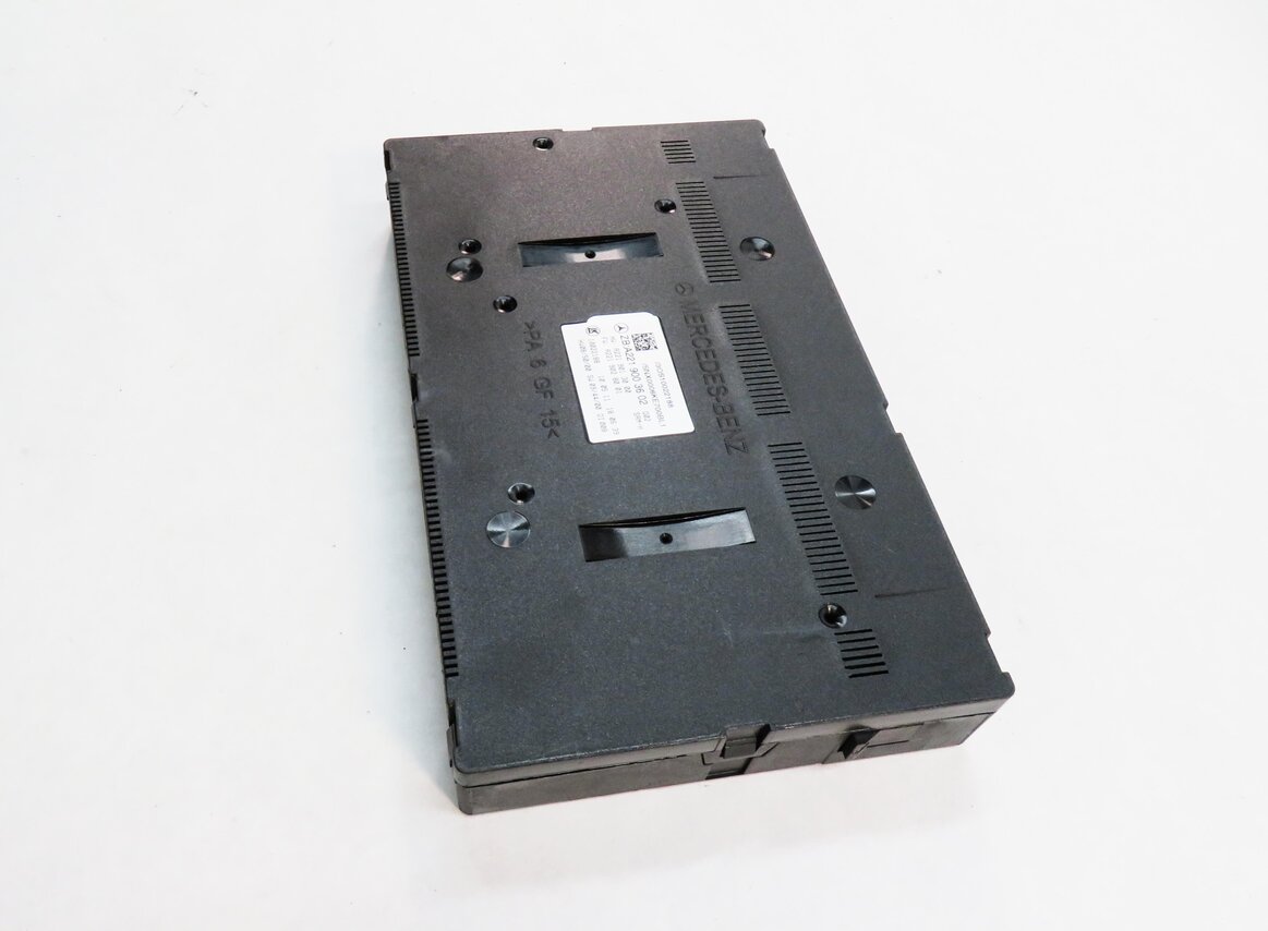 Thumbnail 4: 2012 MERCEDES S550 (W221) REAR SIGNAL ACQUISITION CONTROL MODULE SAM