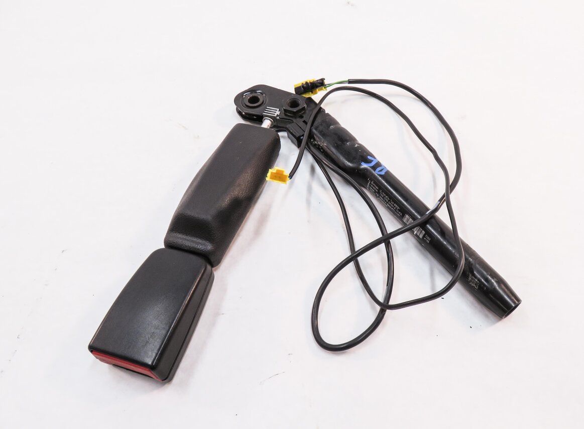 Thumbnail 2: 2008-2014 MERCEDES CL550 CL600 S550 S600 - RIGHT FRONT SEATBELT RECEIVER (BLACK)