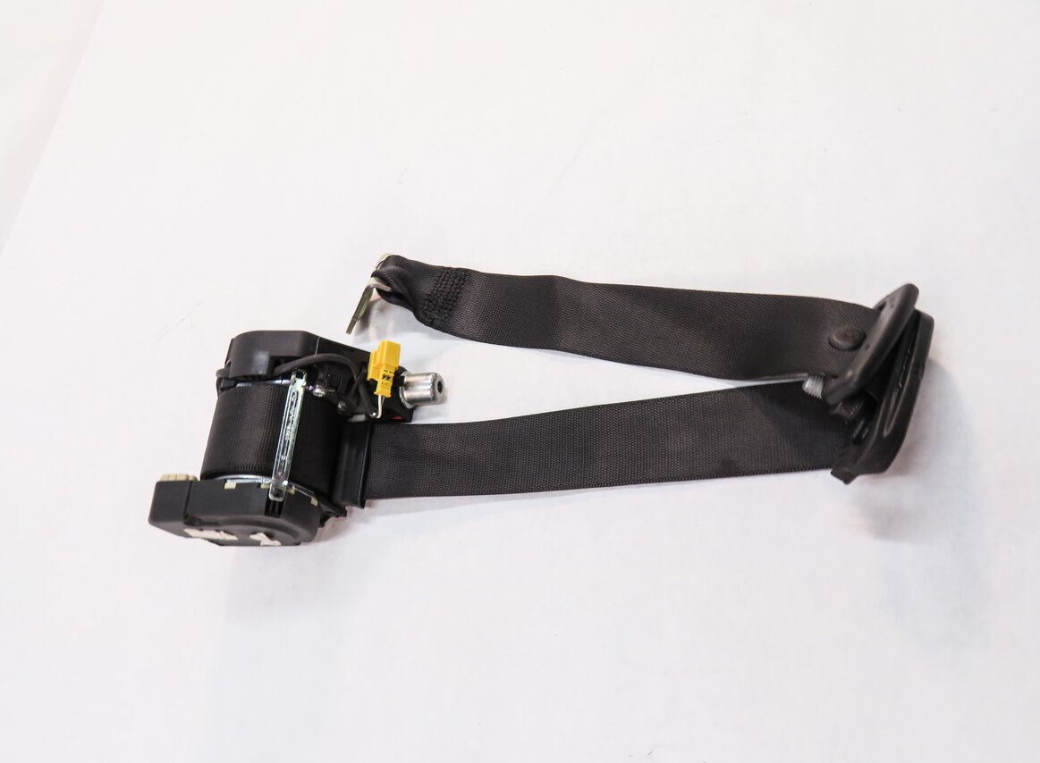 Thumbnail 3: 2012 MERCEDES S550 (W221) RIGHT REAR SEAT SEATBELT RETRACTOR (BLACK)