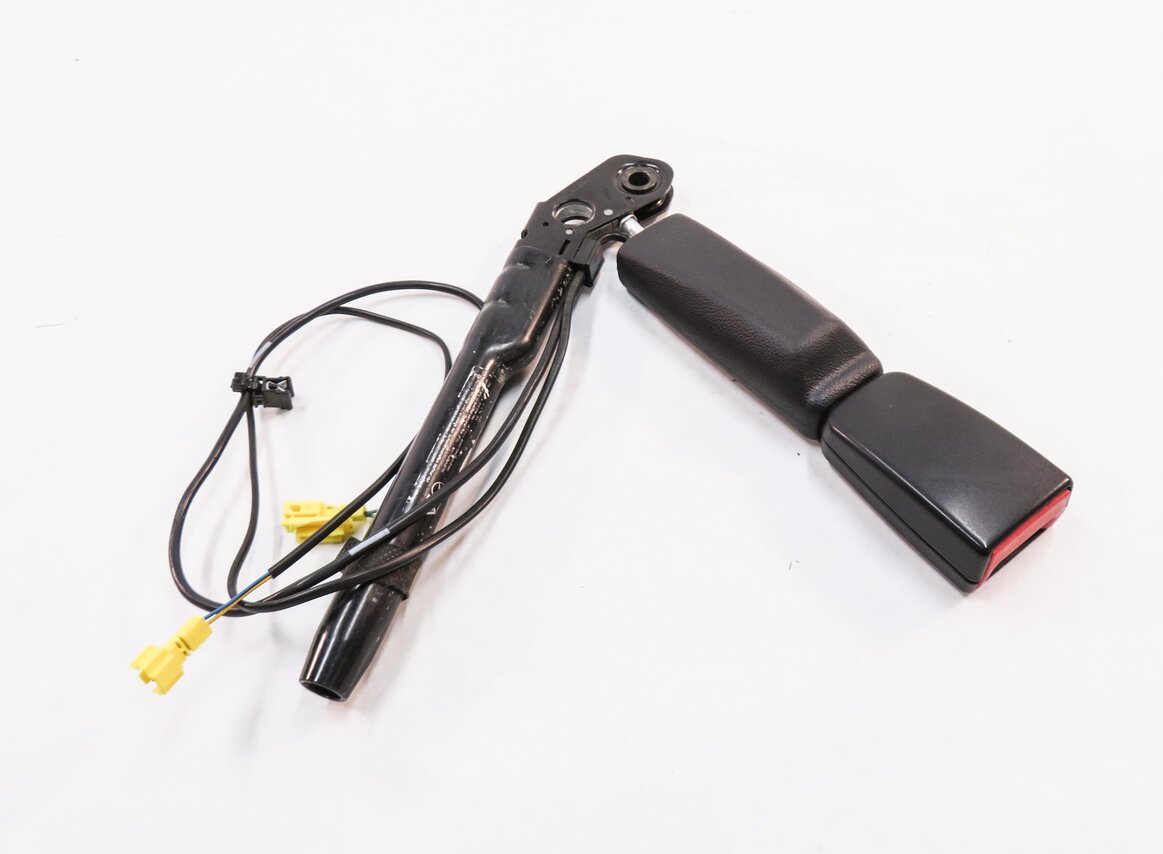 Thumbnail 2: 2008-2014 MERCEDES CL550 CL600 S550 S600 - LEFT FRONT SEATBELT RECEIVER (BLACK)