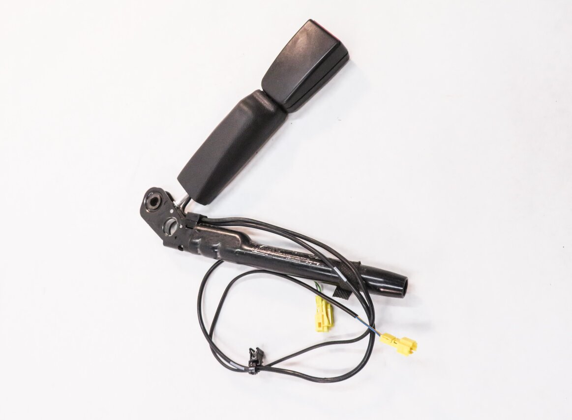 Thumbnail 3: 2008-2014 MERCEDES CL550 CL600 S550 S600 - LEFT FRONT SEATBELT RECEIVER (BLACK)