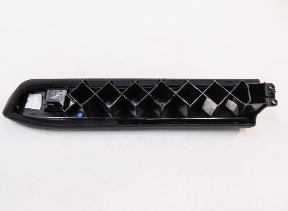 Thumbnail 6: 2012 MERCEDES S550 (W221) LEFT REAR DOOR ARMREST (BLACK LEATHER 211A)