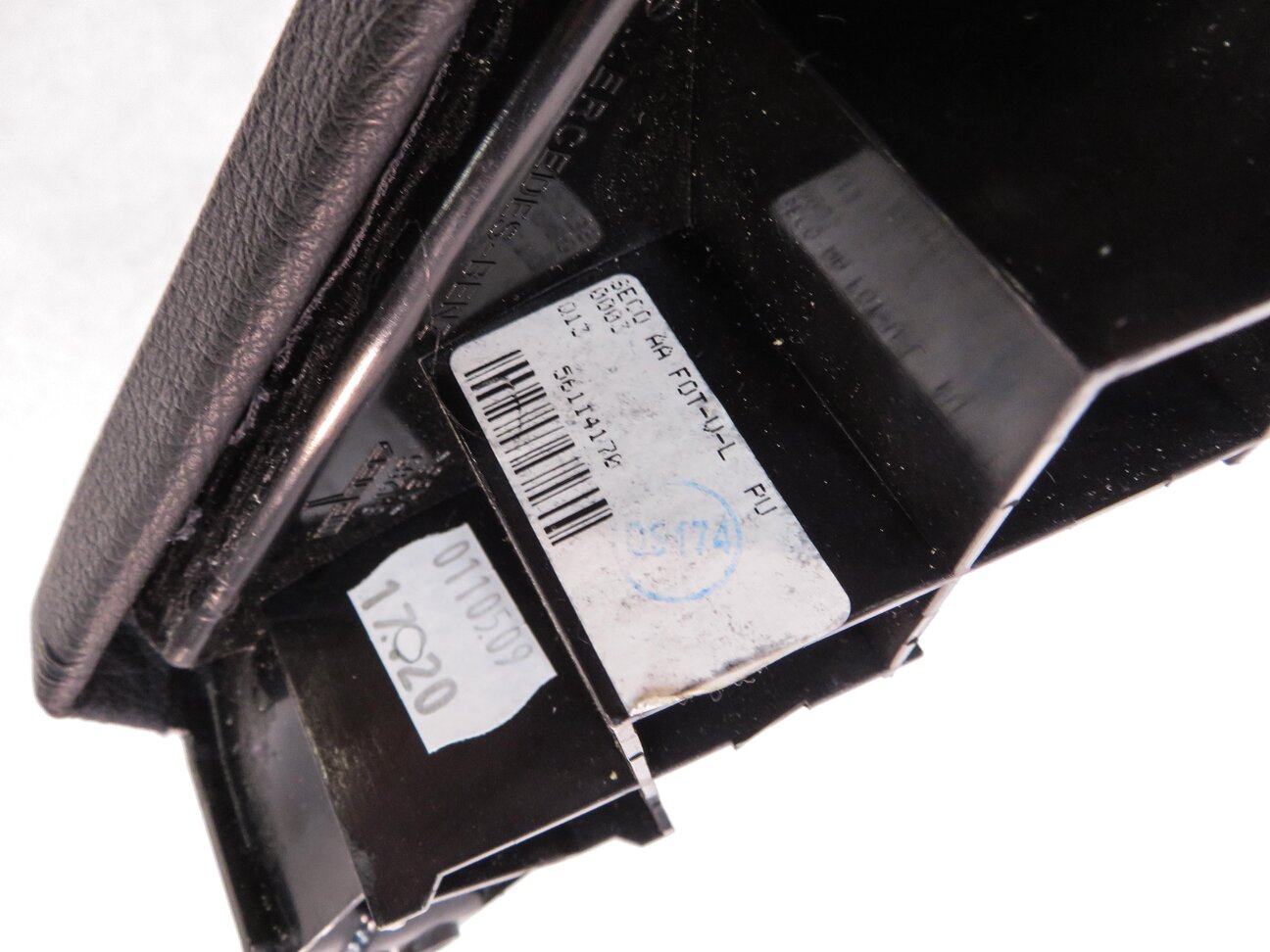 Thumbnail 8: 2012 MERCEDES S550 (W221) LEFT REAR DOOR ARMREST (BLACK LEATHER 211A)