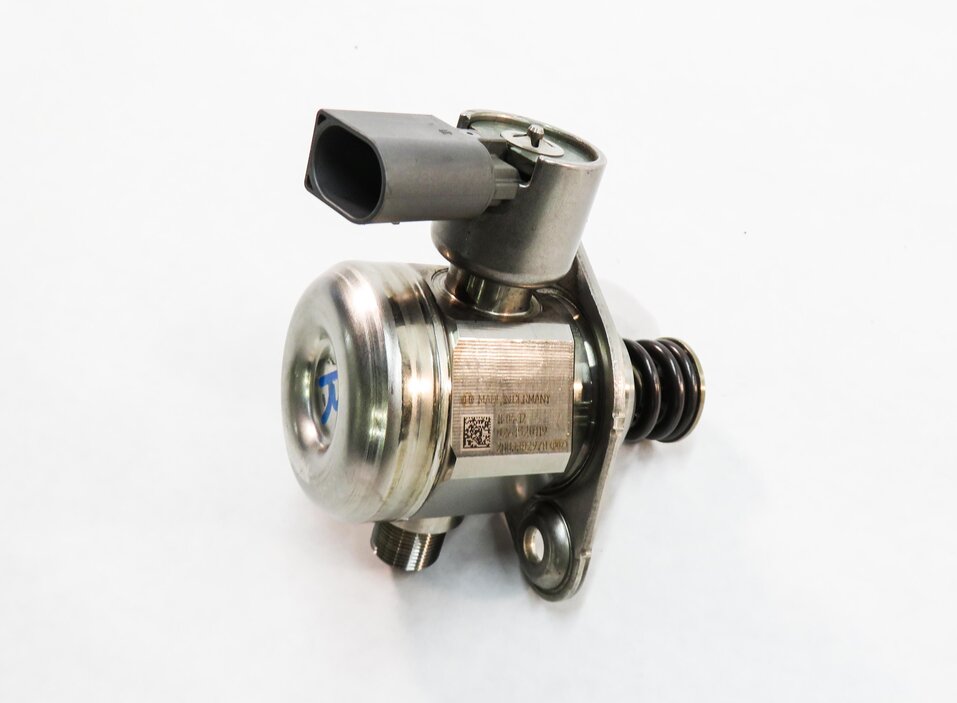 Thumbnail 3: 2011-2020 MERCEDES E500 E550 S600 SL450 SL550 GL550 - RIGHT MECHANICAL FUEL PUMP
