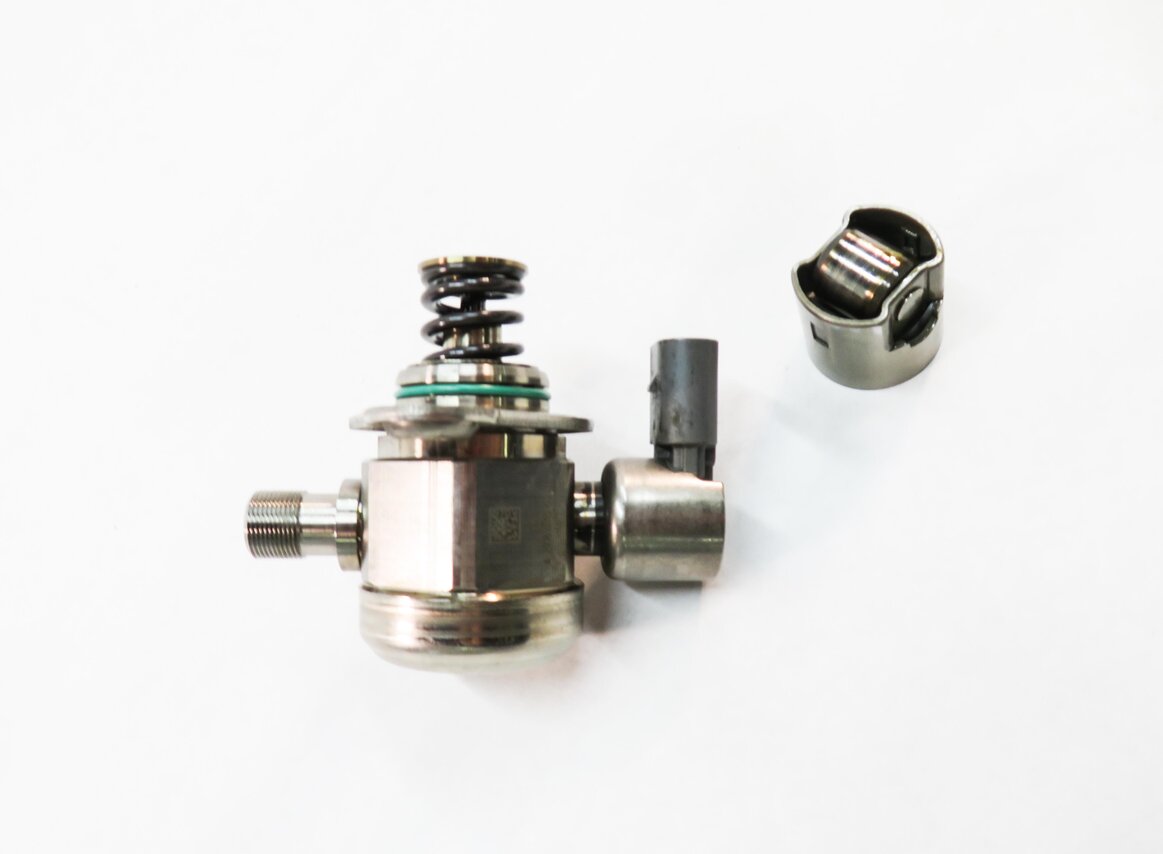 Thumbnail 2: 2011-2020 MERCEDES E500 E550 S600 SL450 SL550 GL550 - LEFT MECHANICAL FUEL PUMP