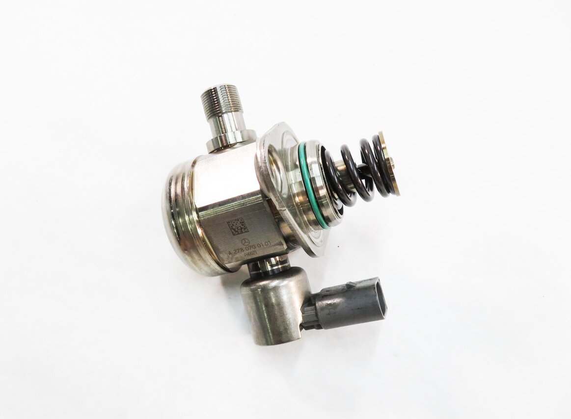 Thumbnail 3: 2011-2020 MERCEDES E500 E550 S600 SL450 SL550 GL550 - LEFT MECHANICAL FUEL PUMP