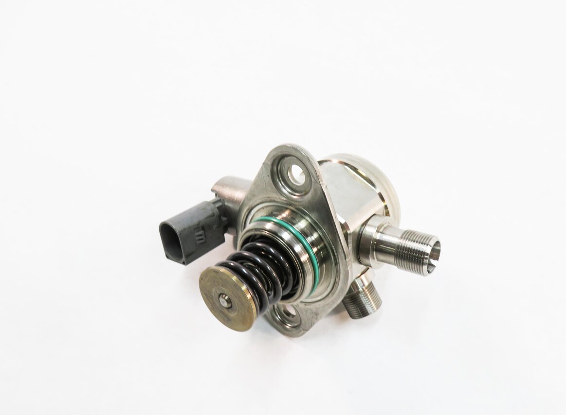 Thumbnail 6: 2011-2020 MERCEDES E500 E550 S600 SL450 SL550 GL550 - LEFT MECHANICAL FUEL PUMP