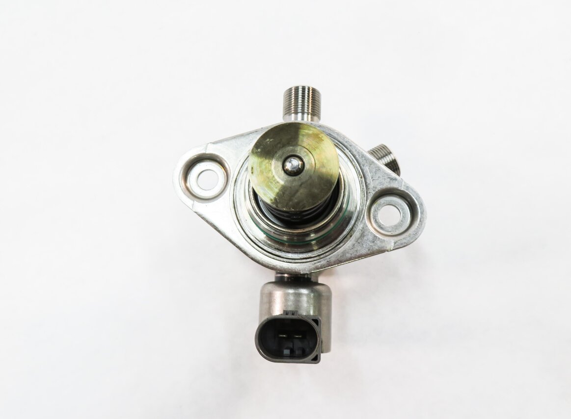 Thumbnail 7: 2011-2020 MERCEDES E500 E550 S600 SL450 SL550 GL550 - LEFT MECHANICAL FUEL PUMP