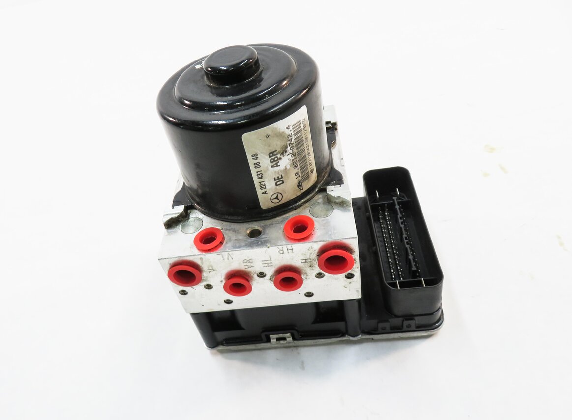 Thumbnail 2: 2012 MERCEDES S550 (W221) ADAPTIVE CRUISE CONTROL - ABS BRAKE PUMP w/ MODULE