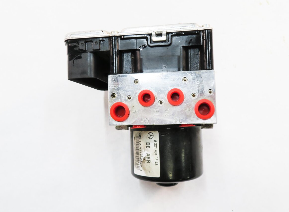 Thumbnail 6: 2012 MERCEDES S550 (W221) ADAPTIVE CRUISE CONTROL - ABS BRAKE PUMP w/ MODULE