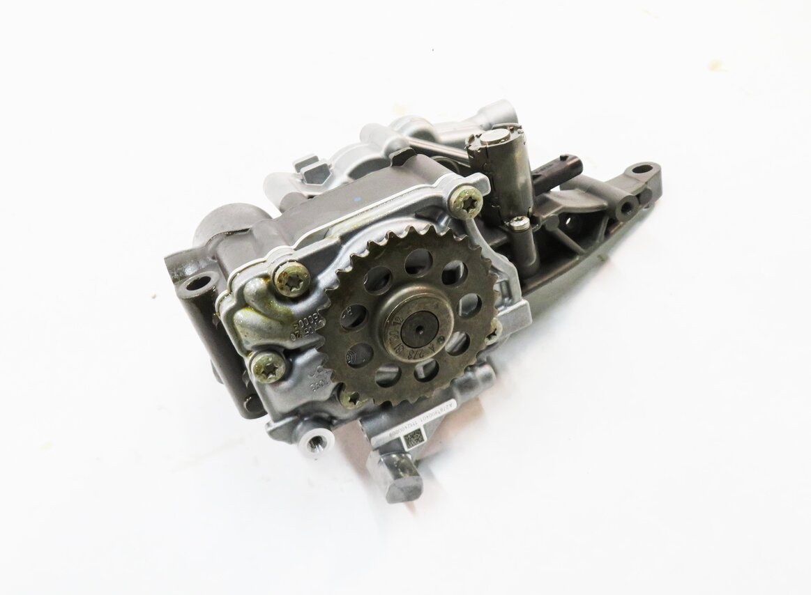 2012 MERCEDES S550 (W221) 4.6L M278.9 TWIN TURBO V8 ENGINE - OIL PUMP