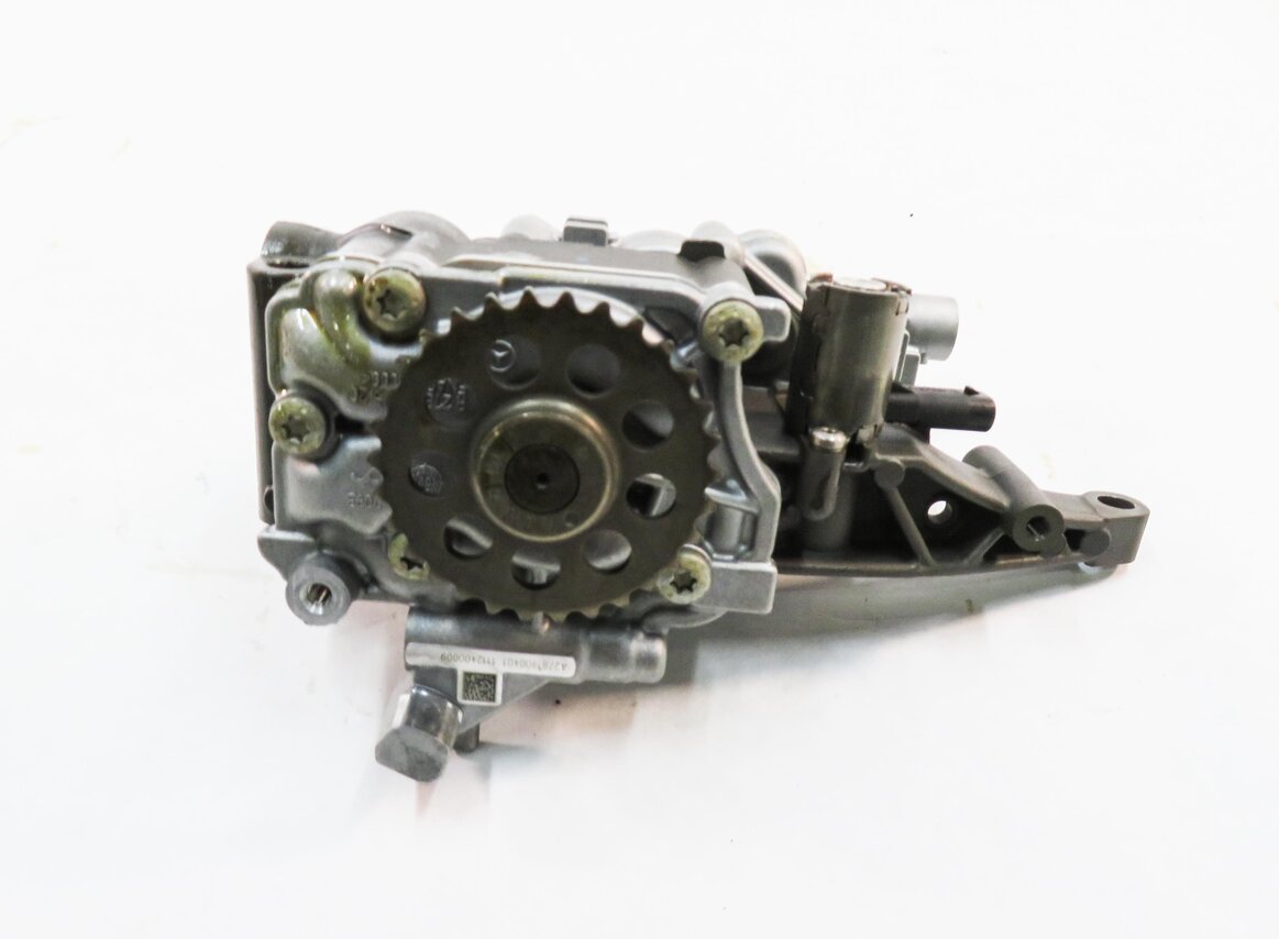 Thumbnail 2: 2012 MERCEDES S550 (W221) 4.6L M278.9 TWIN TURBO V8 ENGINE - OIL PUMP