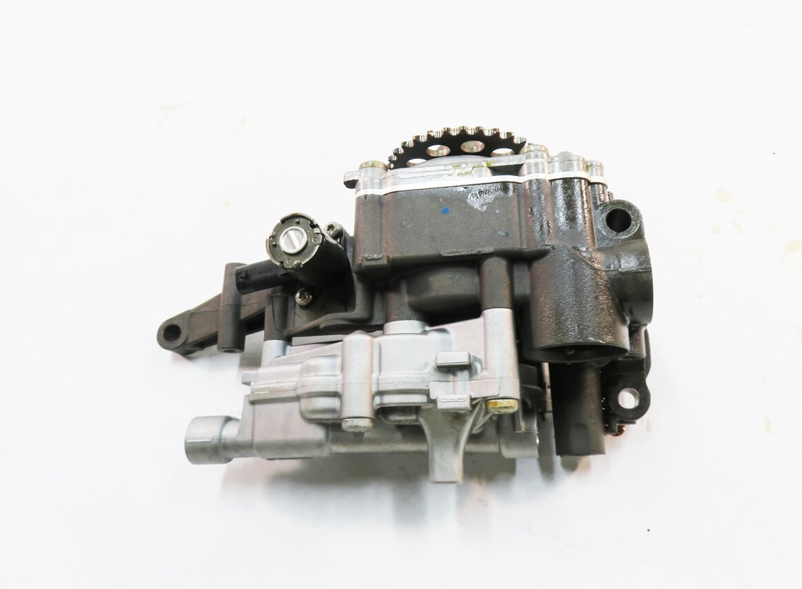 Thumbnail 5: 2012 MERCEDES S550 (W221) 4.6L M278.9 TWIN TURBO V8 ENGINE - OIL PUMP