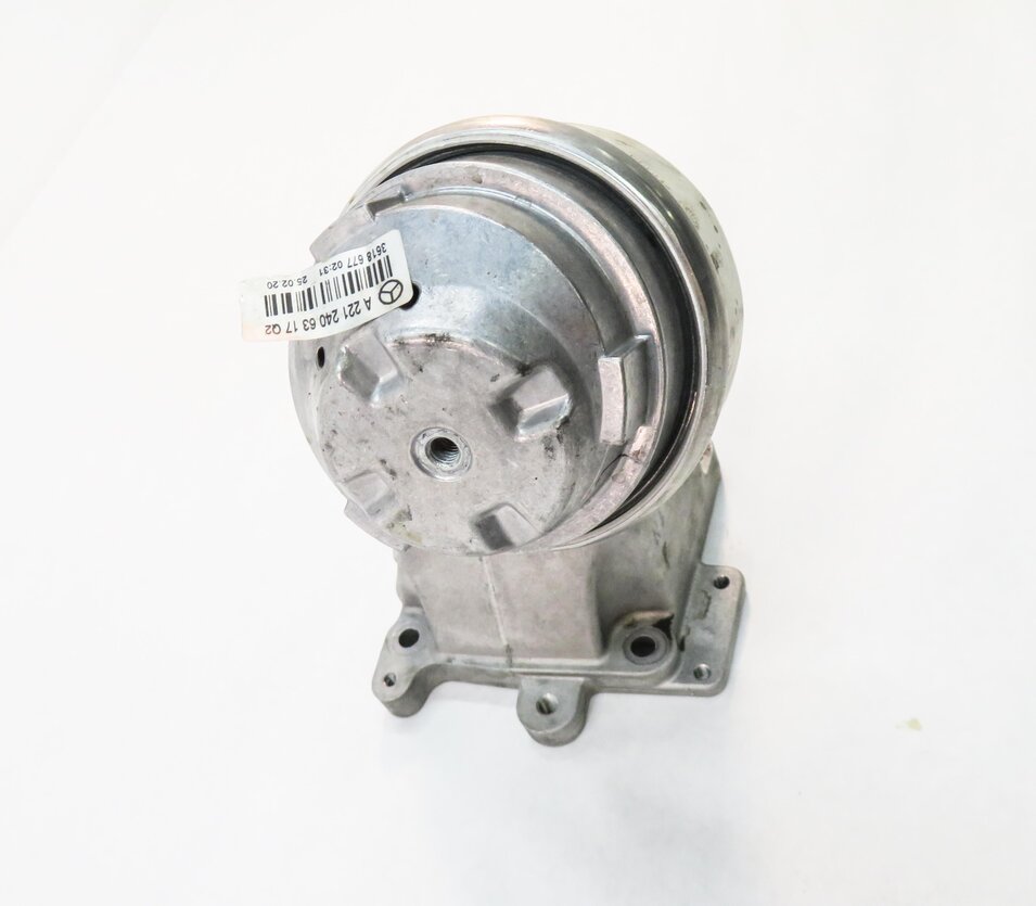 Thumbnail 2: 2012 MERCEDES S550 (W221) 4.6L M278.9 TWIN TURBO V8 - RIGHT MOTOR MOUNT BRACKET