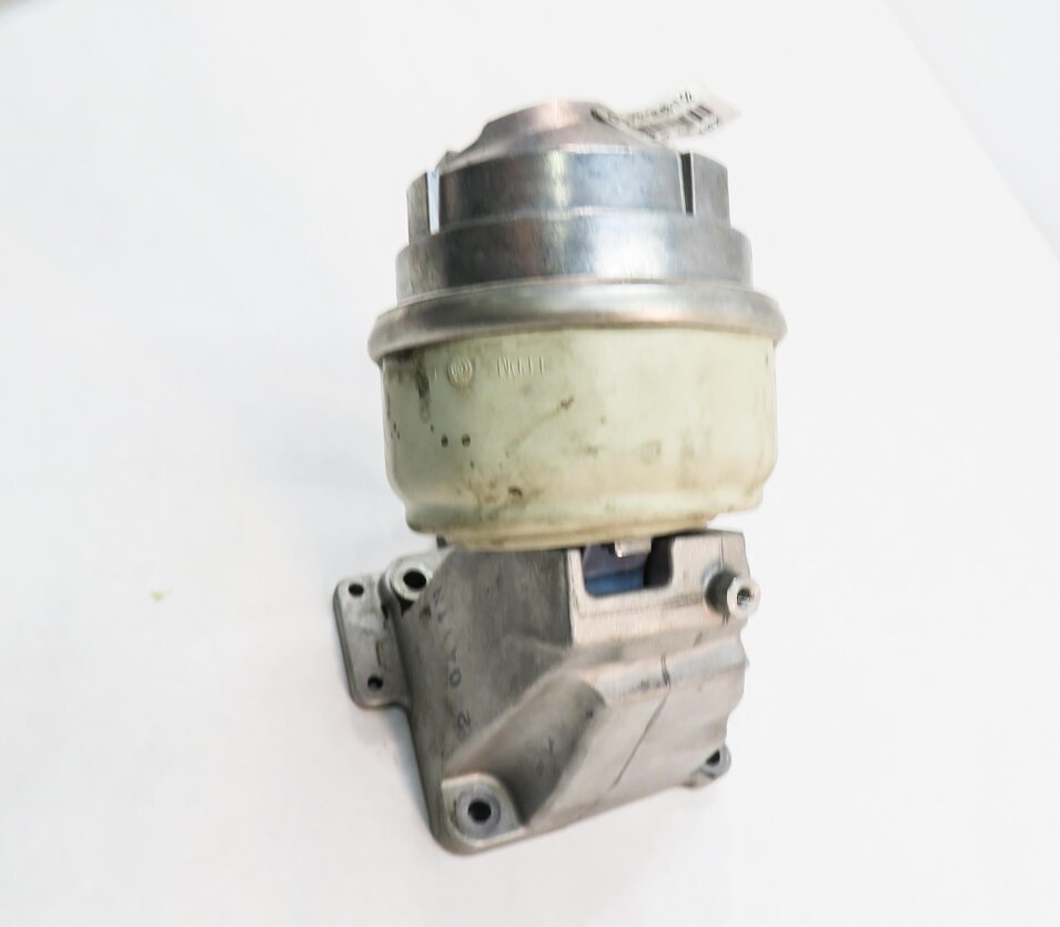 Thumbnail 3: 2012 MERCEDES S550 (W221) 4.6L M278.9 TWIN TURBO V8 - RIGHT MOTOR MOUNT BRACKET