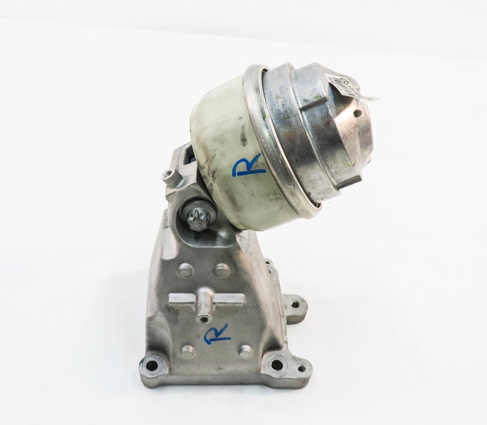 Thumbnail 4: 2012 MERCEDES S550 (W221) 4.6L M278.9 TWIN TURBO V8 - RIGHT MOTOR MOUNT BRACKET
