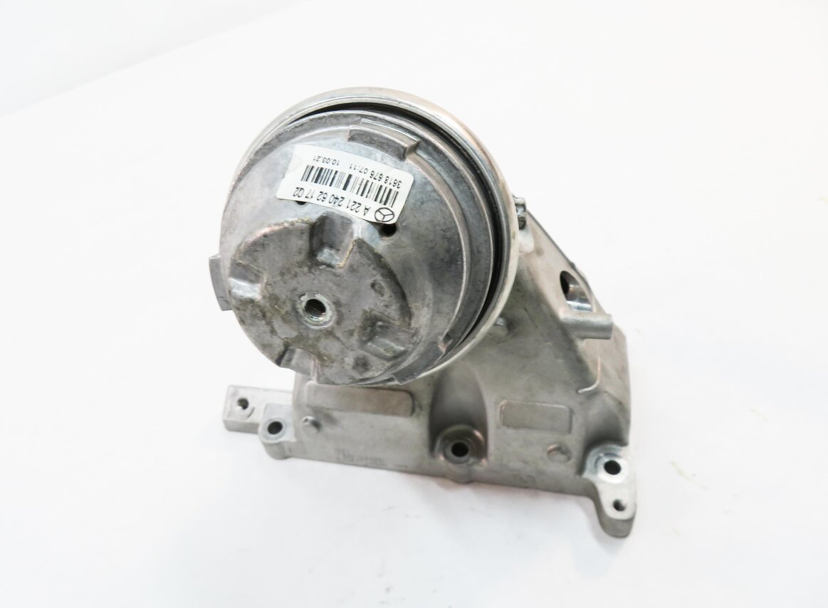 Thumbnail 4: 2012 MERCEDES S550 (W221) 4.6L M278.9 TWIN TURBO V8 - LEFT MOTOR MOUNT BRACKET
