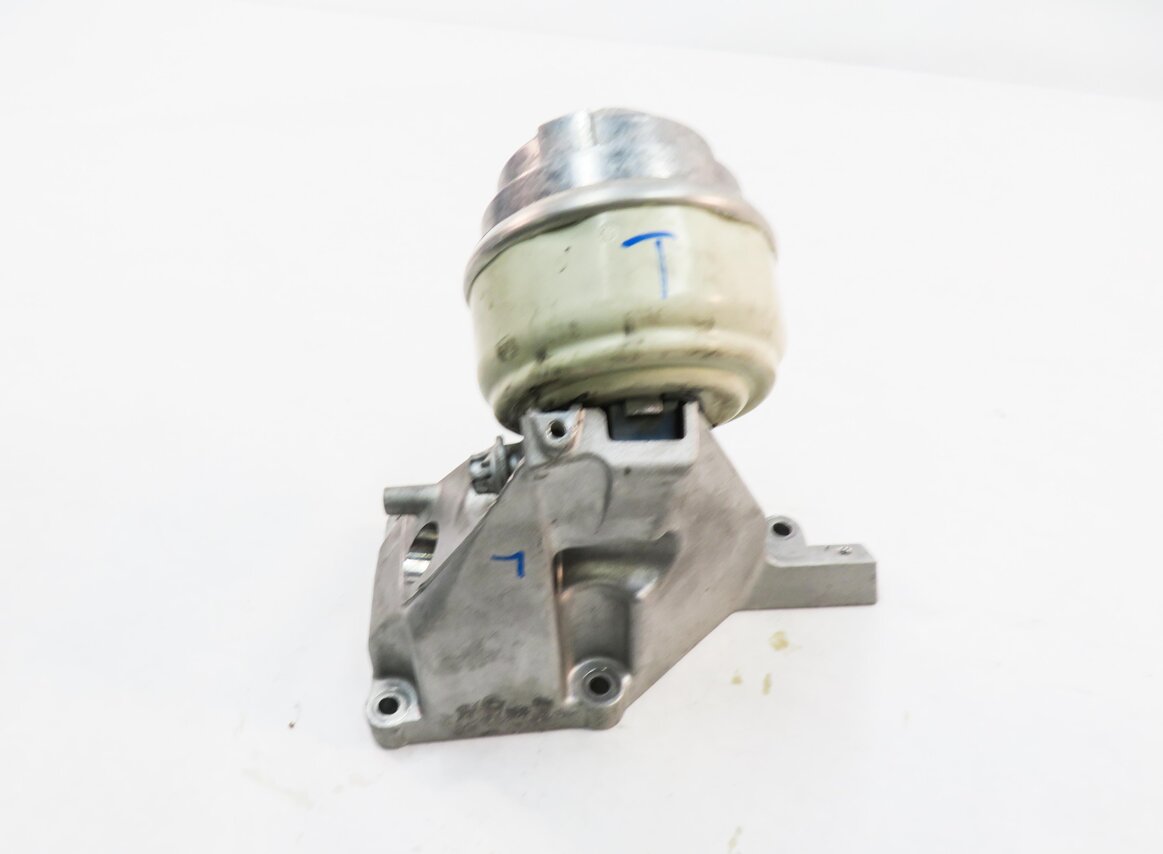 Thumbnail 5: 2012 MERCEDES S550 (W221) 4.6L M278.9 TWIN TURBO V8 - LEFT MOTOR MOUNT BRACKET