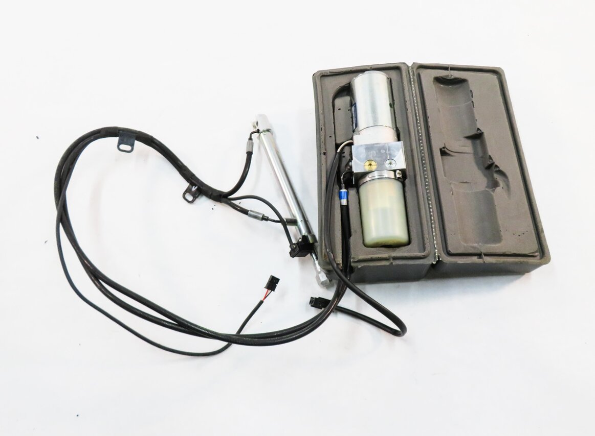 Thumbnail 2: 2012 MERCEDES S550 (W221) REAR TRUNK HYDRAULIC PUMP w/ RAM & LINES