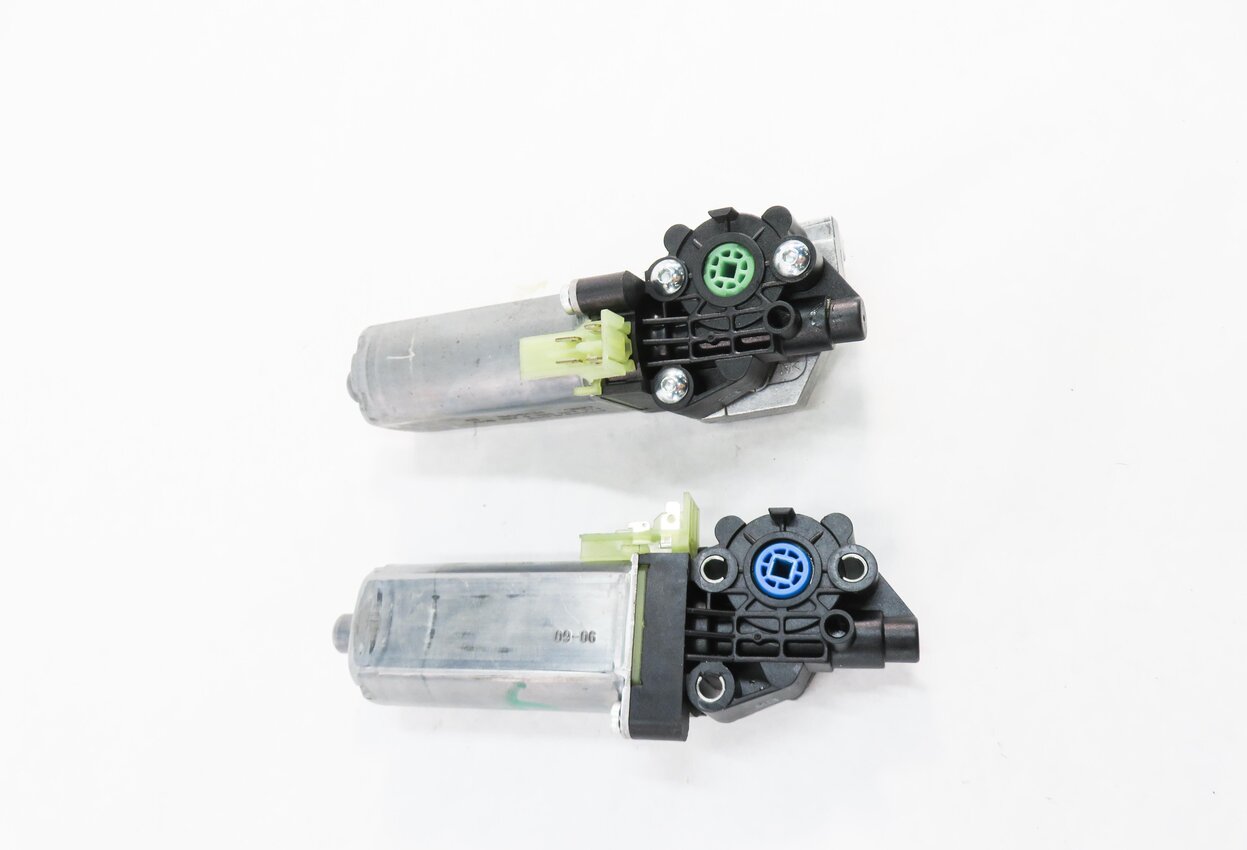 Thumbnail 3: 2010-2012 RANGE ROVER (L322) POWER STEERING COLUMN ADJUSTMENT MOTOR SET