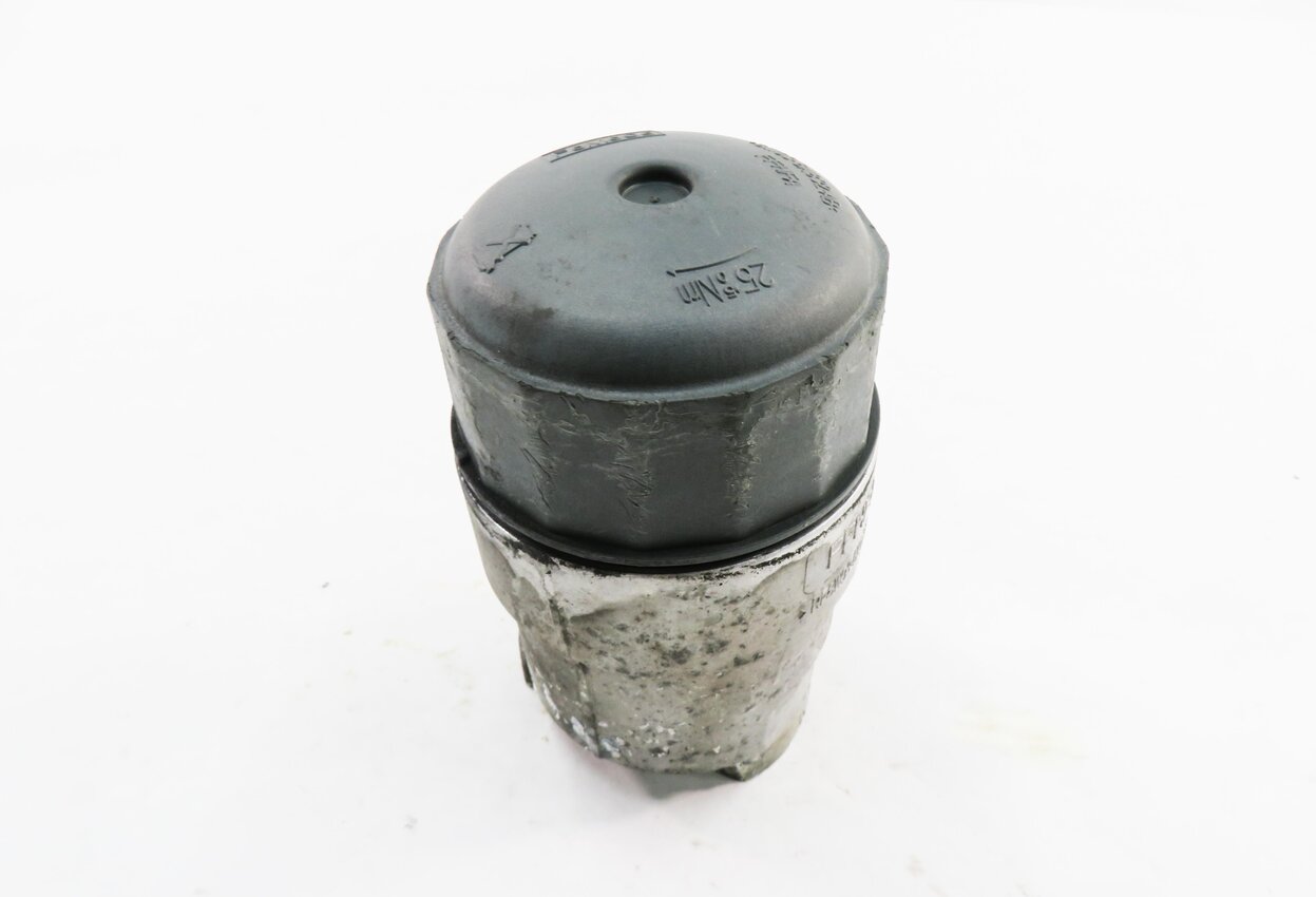 Thumbnail 2: 2010 RANGE ROVER (L322) 5.0L AJ133 V8 ENGINE - OIL FILTER HOUSING w/ CAP