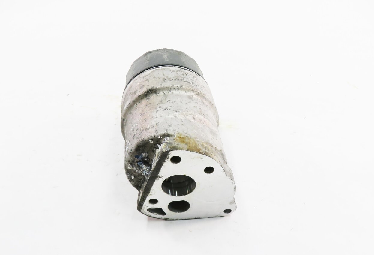 Thumbnail 5: 2010 RANGE ROVER (L322) 5.0L AJ133 V8 ENGINE - OIL FILTER HOUSING w/ CAP