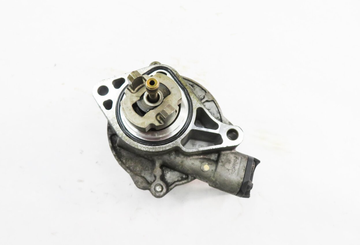 Thumbnail 1: 2010-2019 RANGE ROVER SPORT LR4 JAGUAR XE XF XK - 3.0L / 5.0L BRAKE VACUUM PUMP