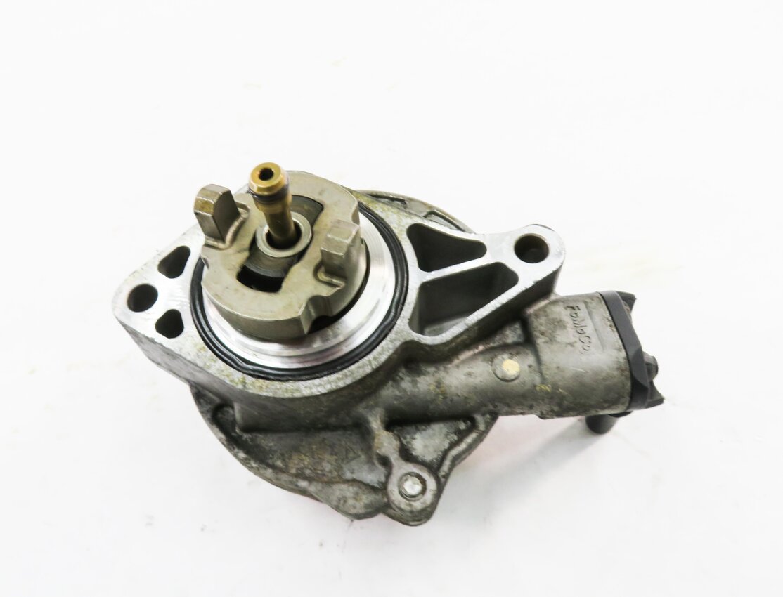 Thumbnail 2: 2010-2019 RANGE ROVER SPORT LR4 JAGUAR XE XF XK - 3.0L / 5.0L BRAKE VACUUM PUMP