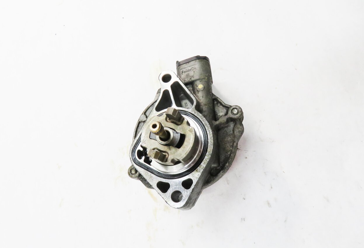 Thumbnail 4: 2010-2019 RANGE ROVER SPORT LR4 JAGUAR XE XF XK - 3.0L / 5.0L BRAKE VACUUM PUMP