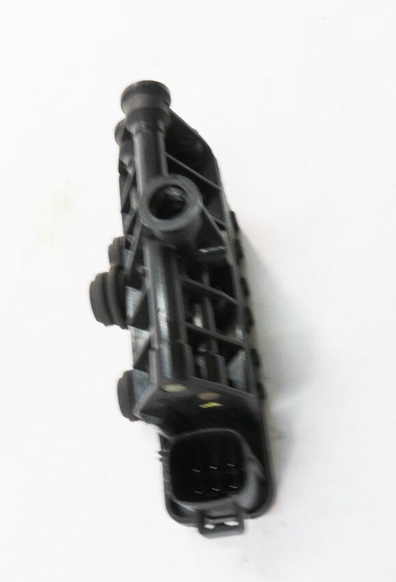 Thumbnail 3: 2010 RANGE ROVER (L322) AIR SUSPENSION VALVE BLOCK