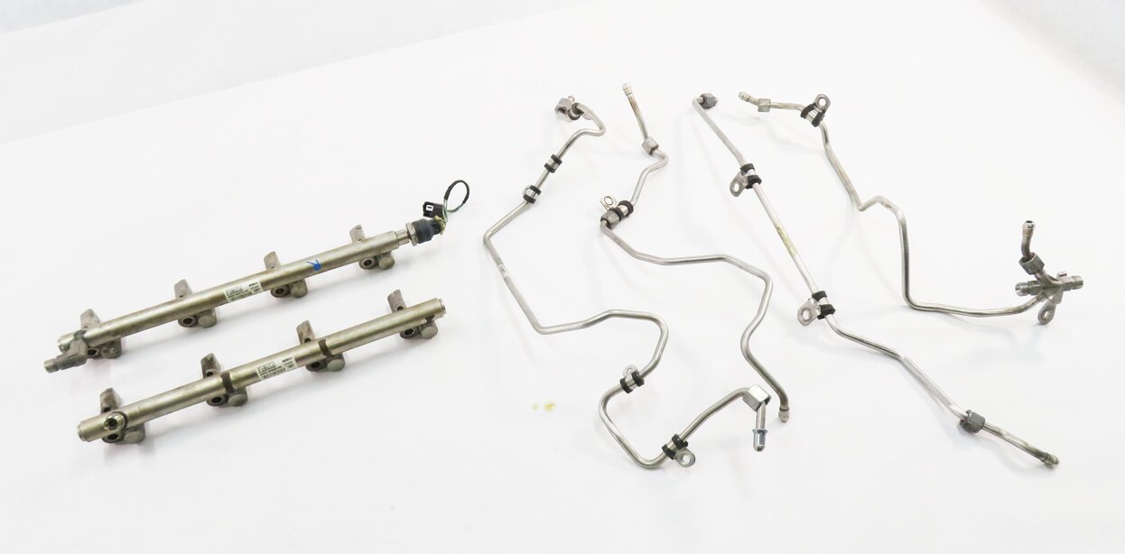 2010 RANGE ROVER (L322) 5.0L AJ133 V8 ENGINE - FUEL RAIL SET w/ LINES