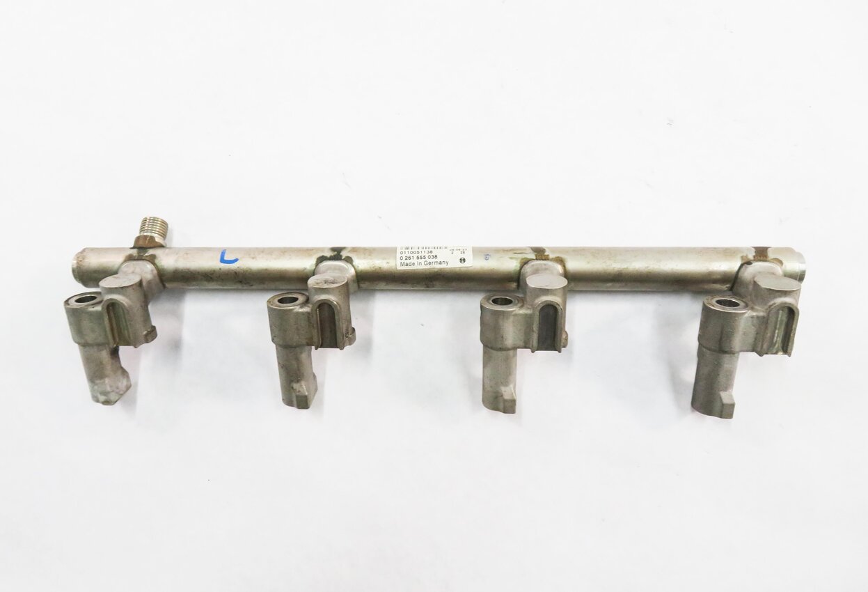 Thumbnail 6: 2010 RANGE ROVER (L322) 5.0L AJ133 V8 ENGINE - FUEL RAIL SET w/ LINES