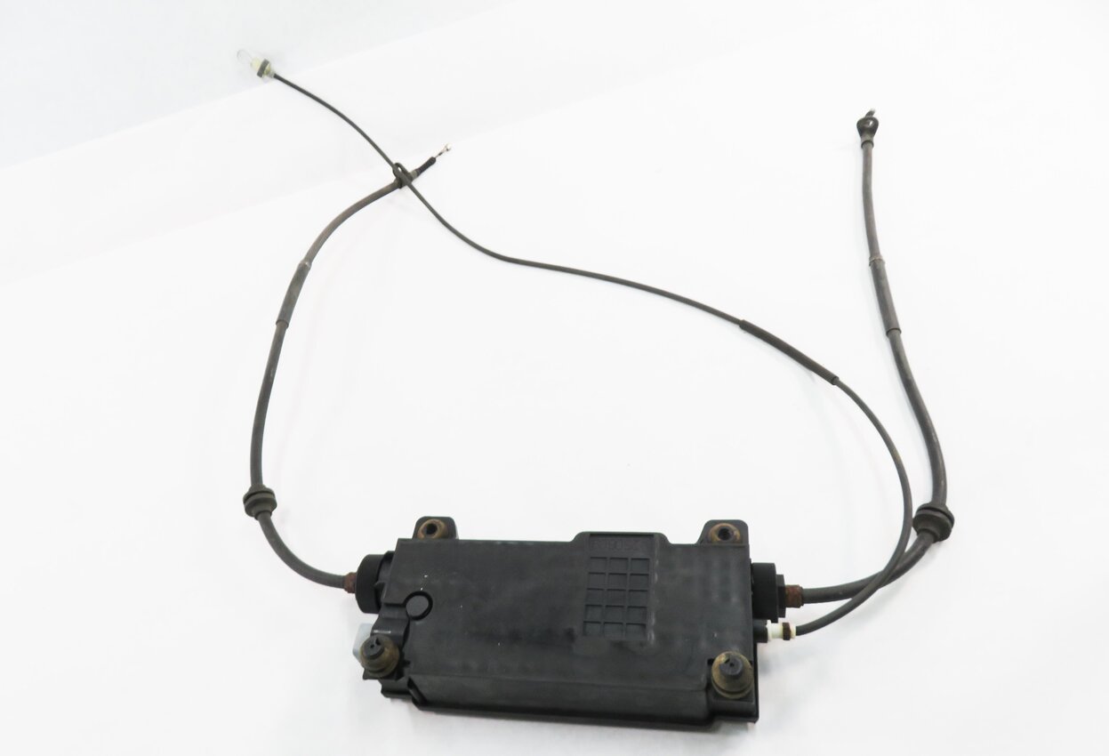 Thumbnail 4: 2010 RANGE ROVER (L322) EMERGENCY PARKING BRAKE ACTUATOR w/ CABLES