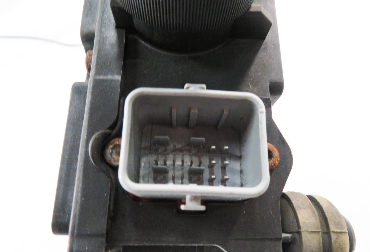 Thumbnail 5: 2010 RANGE ROVER (L322) EMERGENCY PARKING BRAKE ACTUATOR w/ CABLES