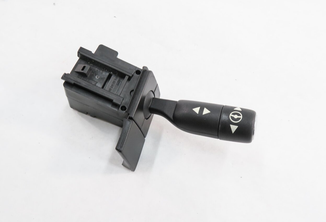 2010 RANGE ROVER (L322) STEERING WHEEL ADJUSTMENT SWITCH LEVER ARM