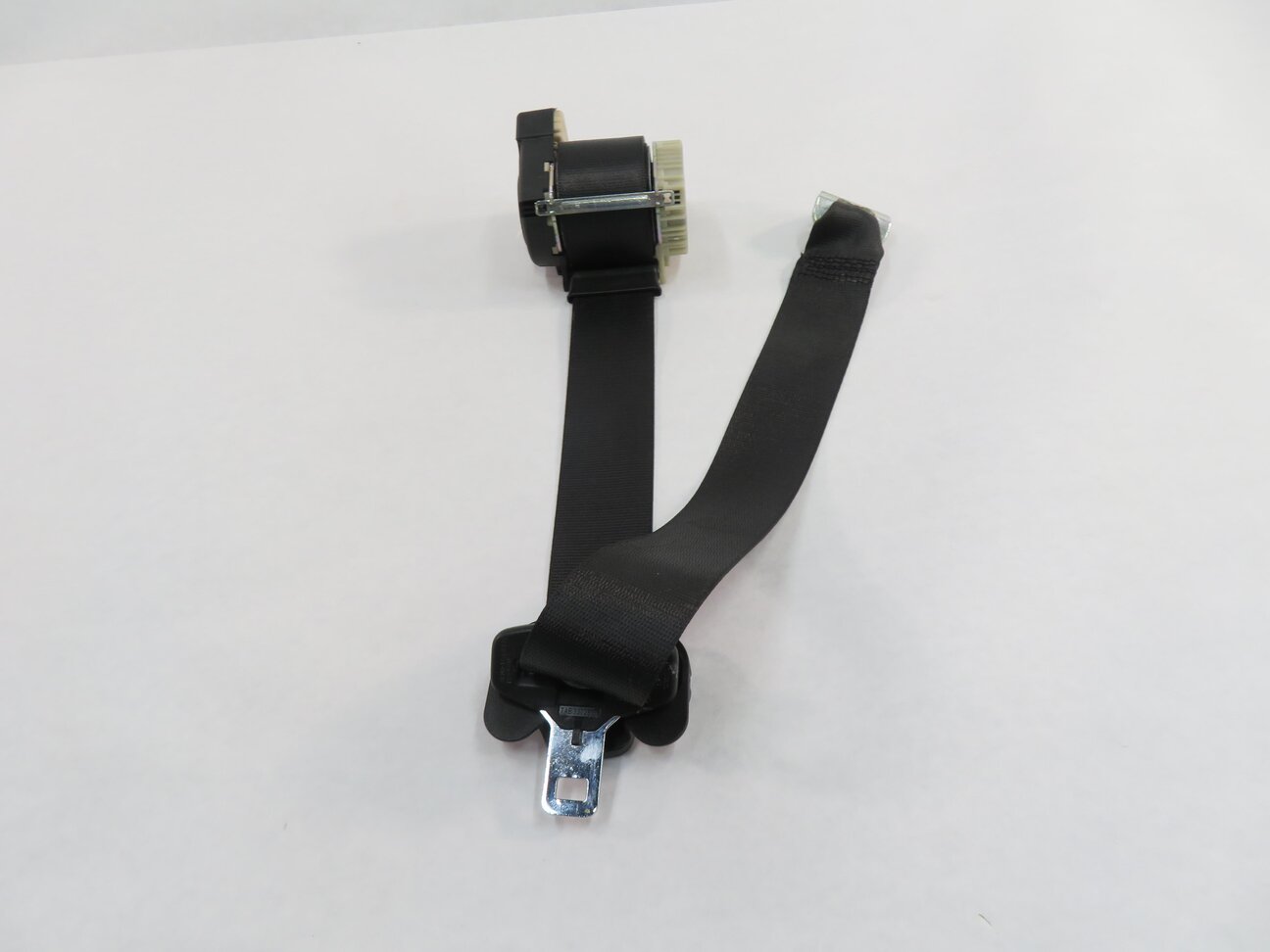 Thumbnail 2: 2010 RANGE ROVER (L322) LEFT REAR 2nd SECOND ROW SEAT SEATBELT RETRACTOR (BLACK)