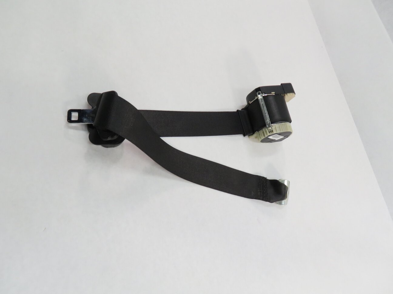 Thumbnail 4: 2010 RANGE ROVER (L322) LEFT REAR 2nd SECOND ROW SEAT SEATBELT RETRACTOR (BLACK)