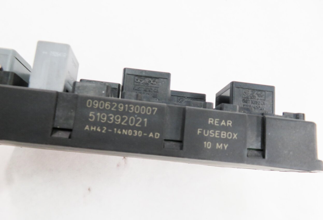 Thumbnail 6: 2010 RANGE ROVER (L322) REAR FUSE BOX