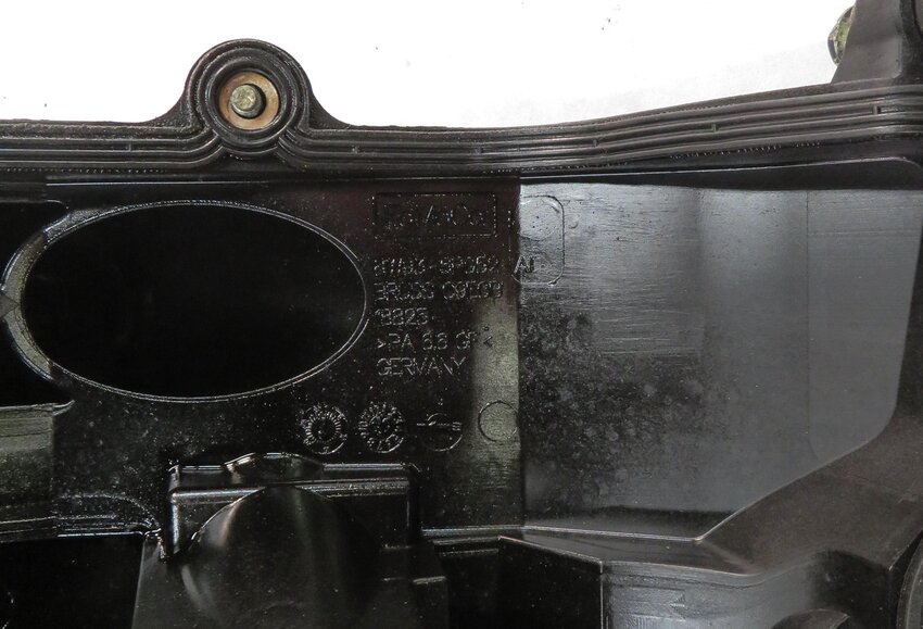 Thumbnail 7: 10-18 RANGE ROVER SPORT (L320 L322 L494 L405) 5.0L V8 - LEFT ENGINE VALVE COVER
