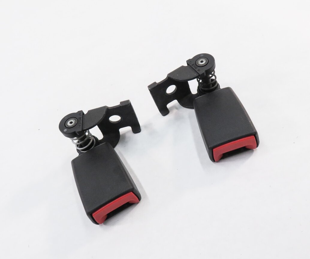 2008 BMW M6 ///M (E63) REAR SEAT - LEFT & RIGHT SEATBELT BUCKLE RECEIVER SET-2