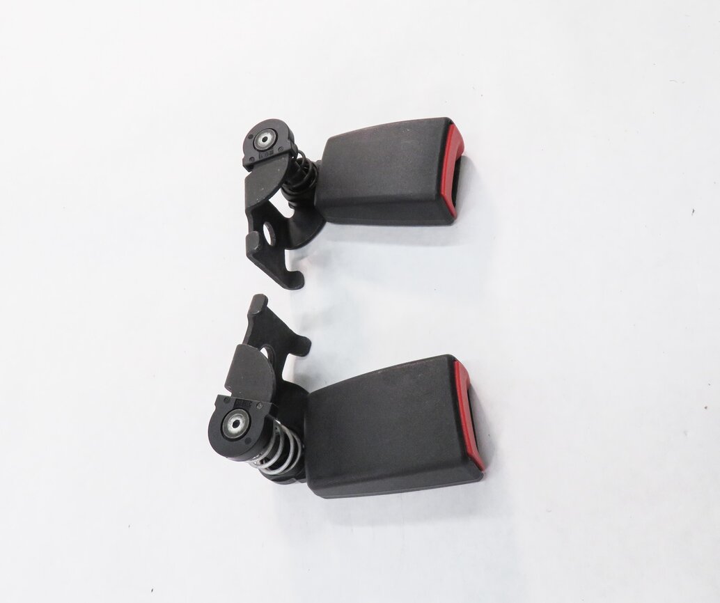 Thumbnail 3: 2008 BMW M6 ///M (E63) REAR SEAT - LEFT & RIGHT SEATBELT BUCKLE RECEIVER SET-2