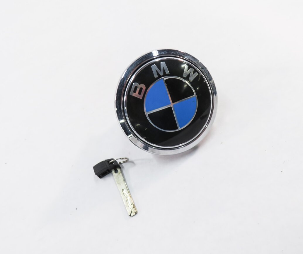 2008 BMW M6 ///M (E63) REAR TRUNK EMBLEM LOGO BADGE TRUNK LOCK w/ KEY