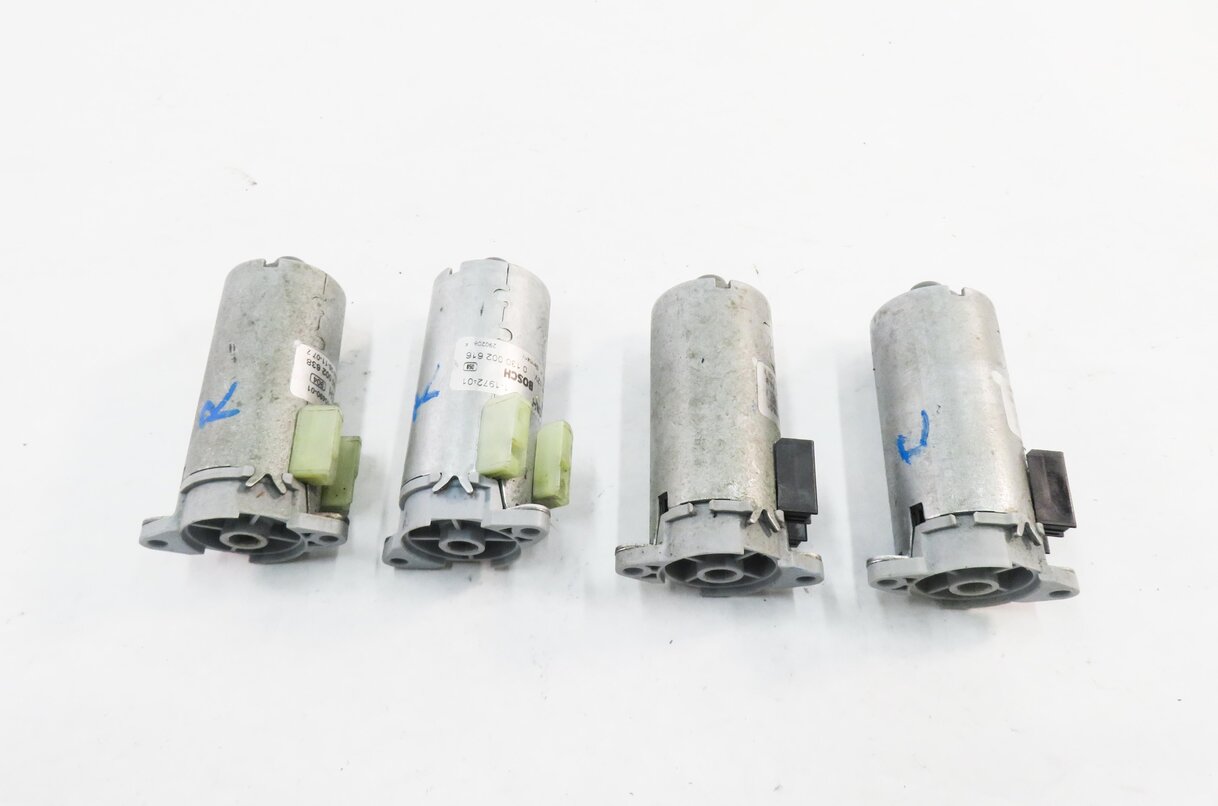Thumbnail 5: 2008 BMW M6 ///M (E63) RIGHT FRONT PASSENGER SEAT ADJUSTMENT MOTOR SET-4