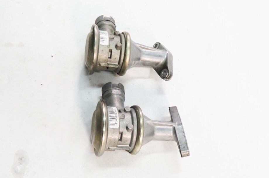 Thumbnail 3: 2008 BMW M6 ///M (E63) 5.0L S85 V10 ENGINE - AIR INJECTION CHECK VALVE SET