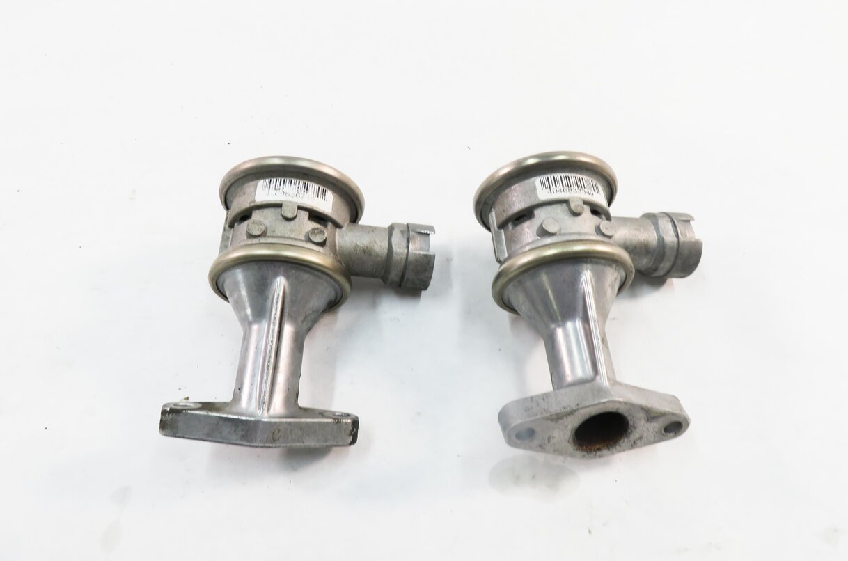 Thumbnail 5: 2008 BMW M6 ///M (E63) 5.0L S85 V10 ENGINE - AIR INJECTION CHECK VALVE SET