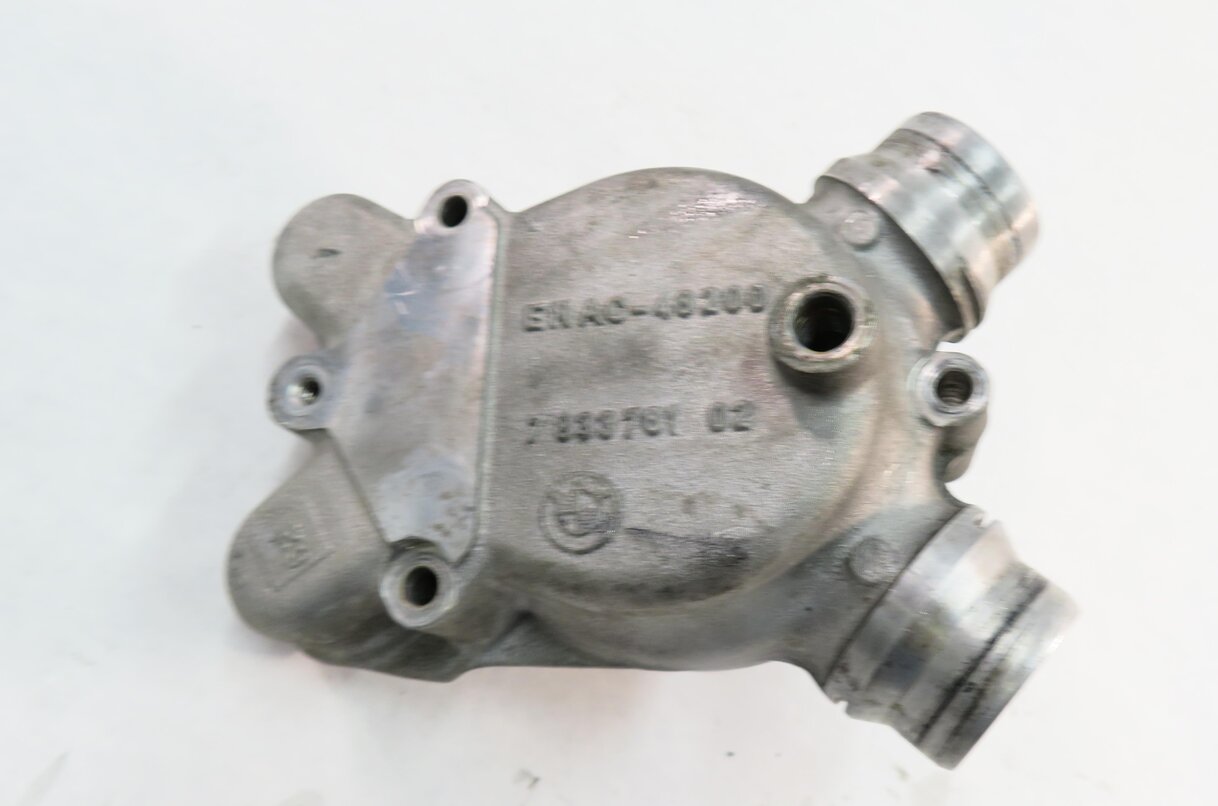 Thumbnail 6: 2008 BMW M6 ///M (E63) 5.0L S85 V10 ENGINE - THERMOSTAT HOUSING
