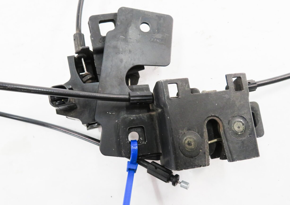 Thumbnail 6: 2008 RANGE ROVER SPORT (L320) FRONT LEFT & RIGHT LOWER HOOD LOCK LATCH SET