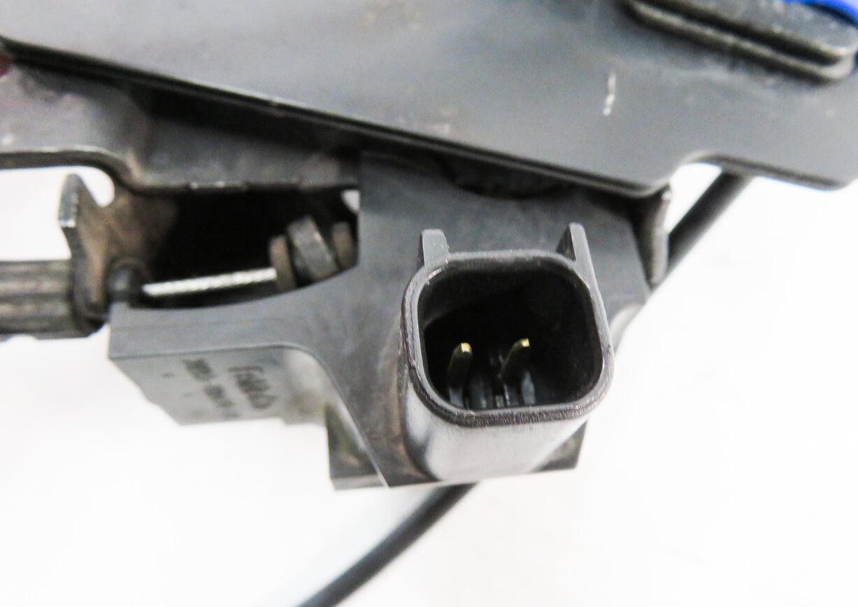 Thumbnail 7: 2008 RANGE ROVER SPORT (L320) FRONT LEFT & RIGHT LOWER HOOD LOCK LATCH SET