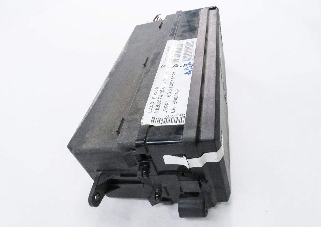 Thumbnail 3: 2007-2009 RANGE ROVER SPORT (L320) 4.2L SUPERCHARGED ENGINE FUSE BOX